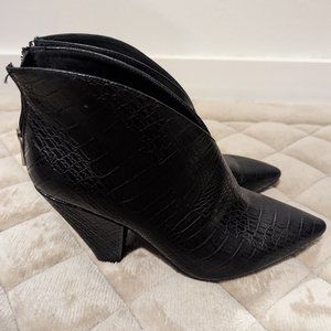 Chinese laundry LA rudie black ankle boots